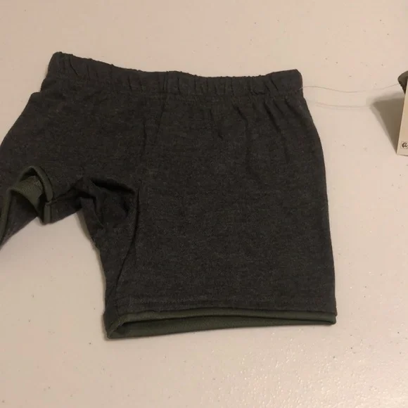 2 Garanimals Shorts 18 Months - Picture 10 of 12